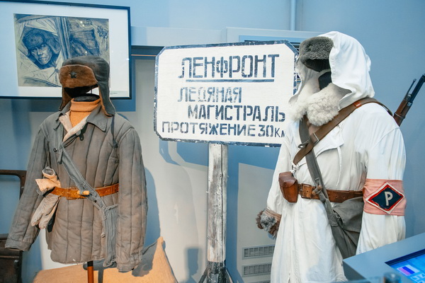 Александр Беглов передал в Музей обороны и блокады Ленинграда материалы, собранные в ходе акции «Медаль моей памяти»