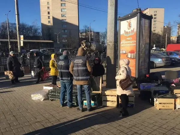 Смольный путается в своих решениях: снос ларьков в Петербурге