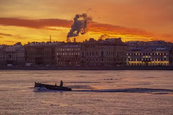 Нисанов может прибрать к рукам пассажирские перевозки по рекам Петербурга